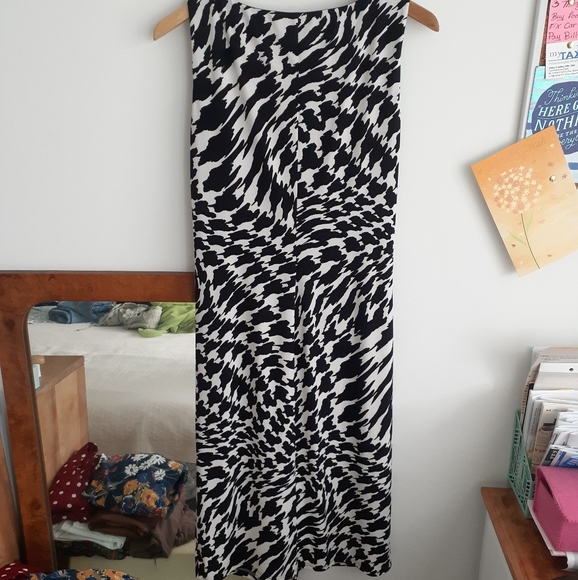 Planet Vintage Dress - Picture 2 of 2